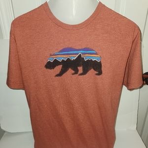 Patagonia XL mens Bear T-Shirt slim fit short sleeve